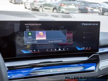 BMW 520d M-Sport AHK ACC HUD PANO 360  SITZBELÜFTUNG