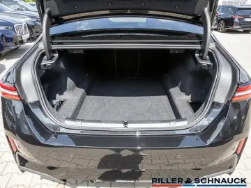 BMW 520d M-Sport AHK ACC HUD PANO 360  SITZBELÜFTUNG