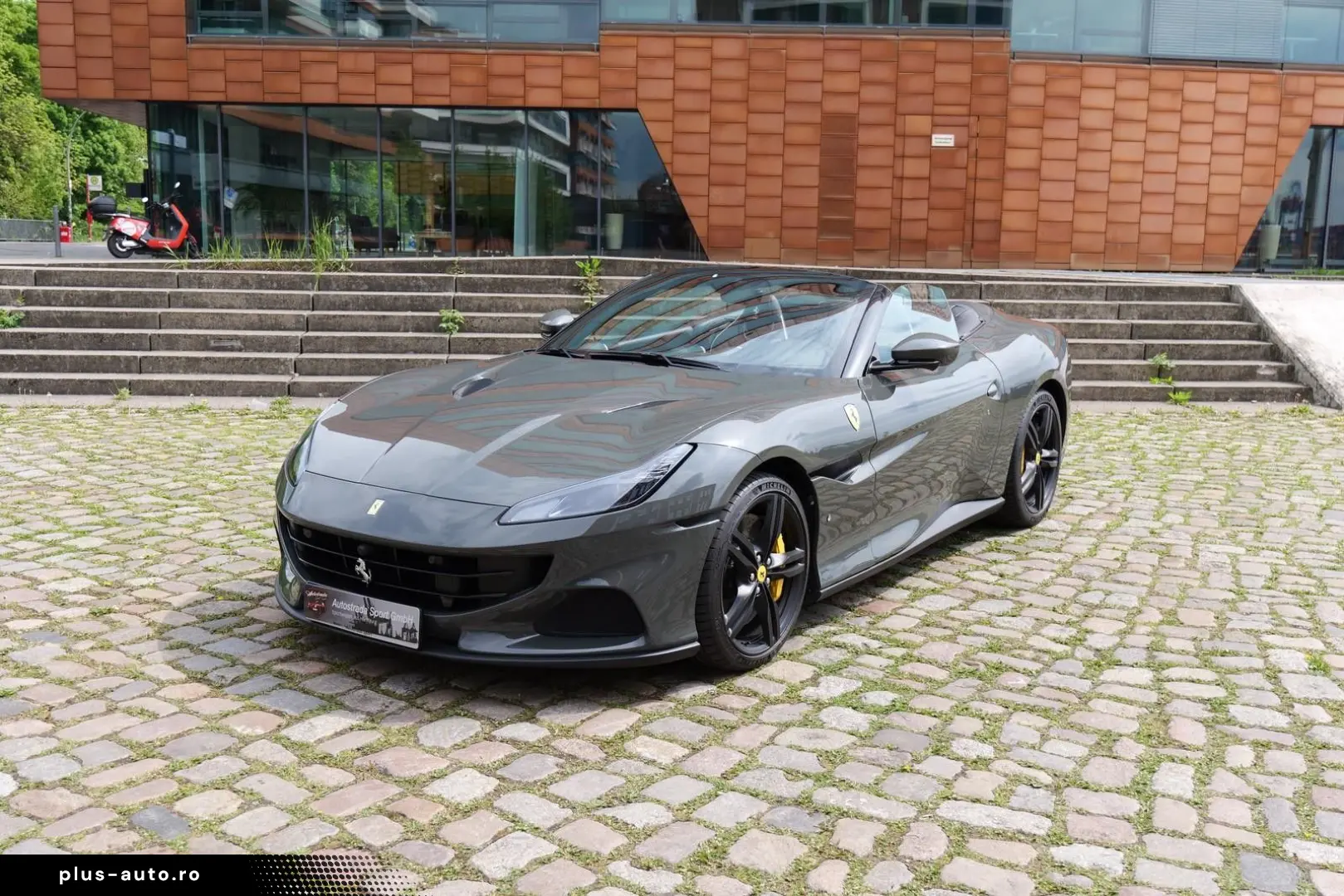 FERRARI Portofino M
