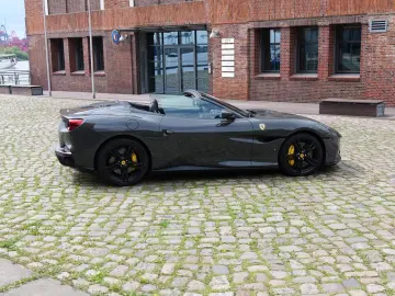 FERRARI Portofino M