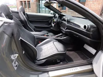 FERRARI Portofino M