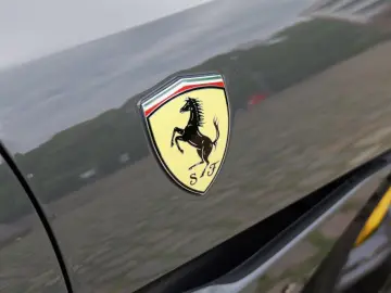 FERRARI Portofino M