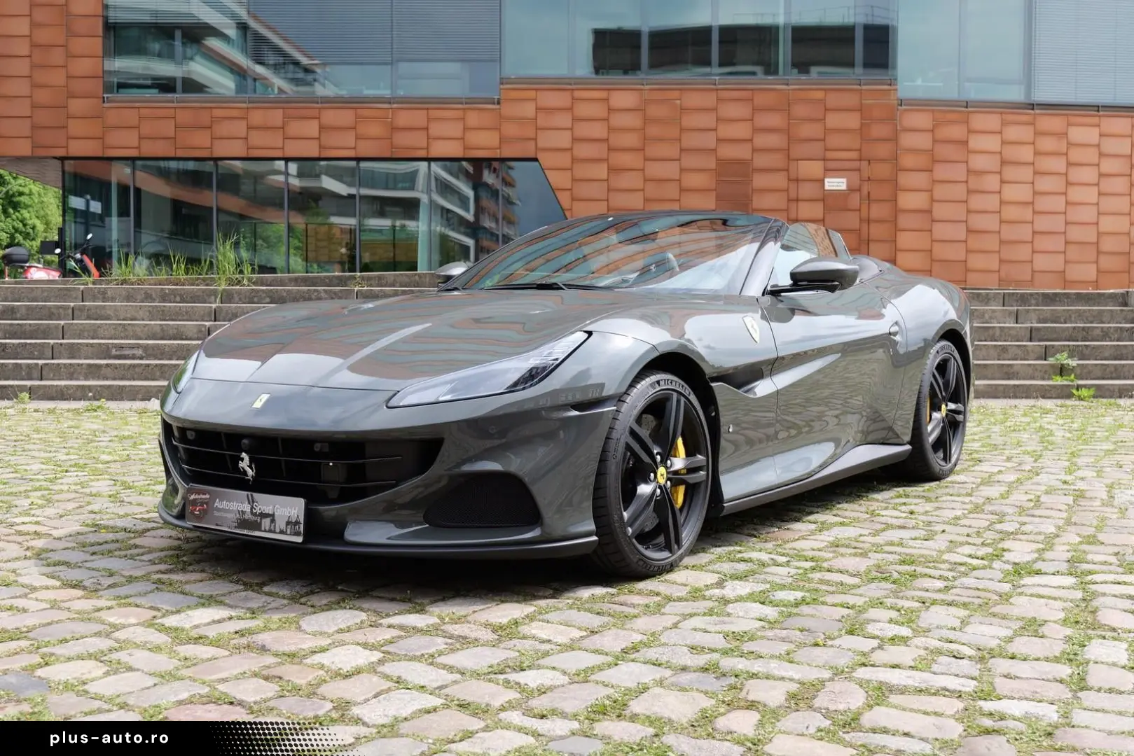 FERRARI Portofino M