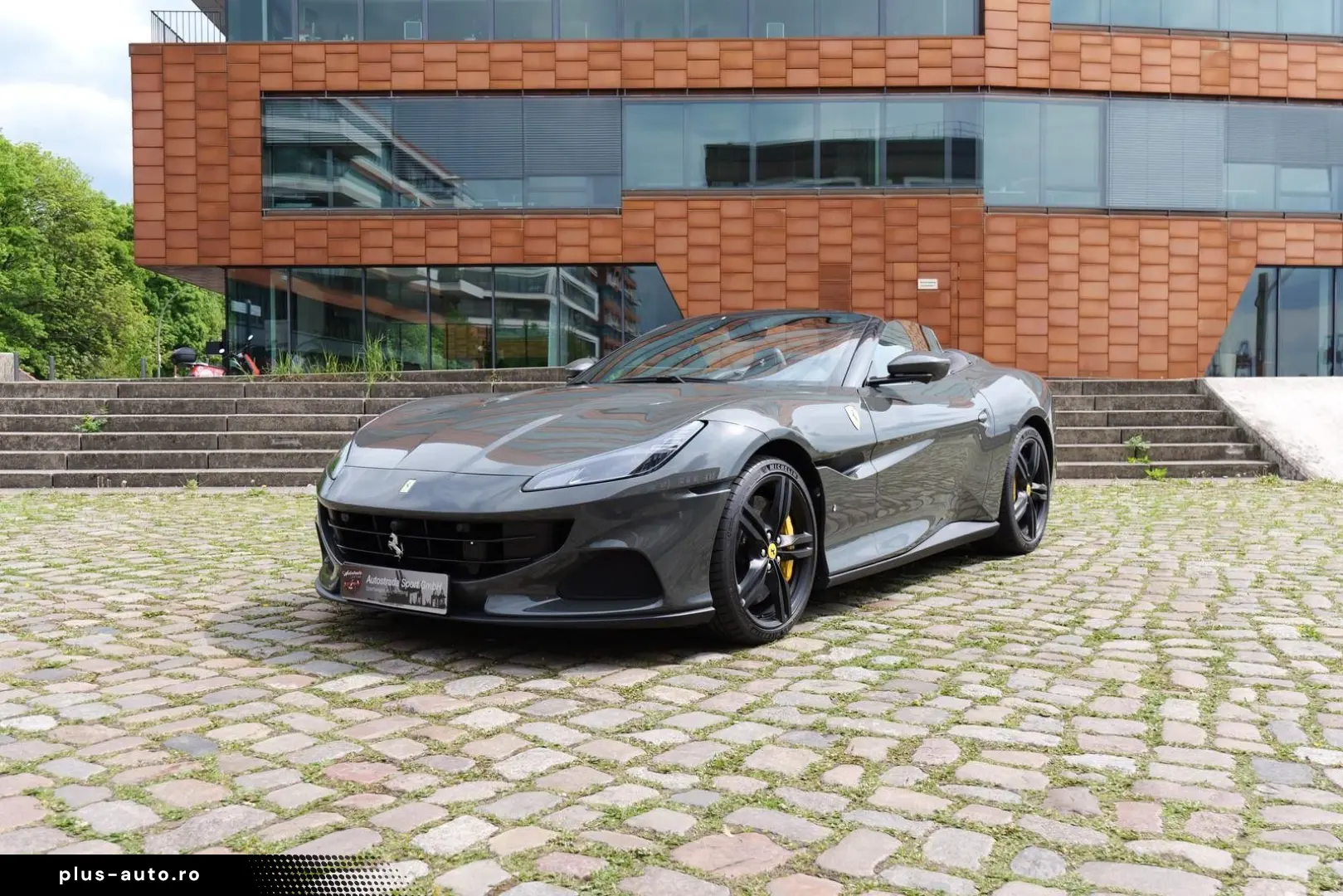 FERRARI Portofino M
