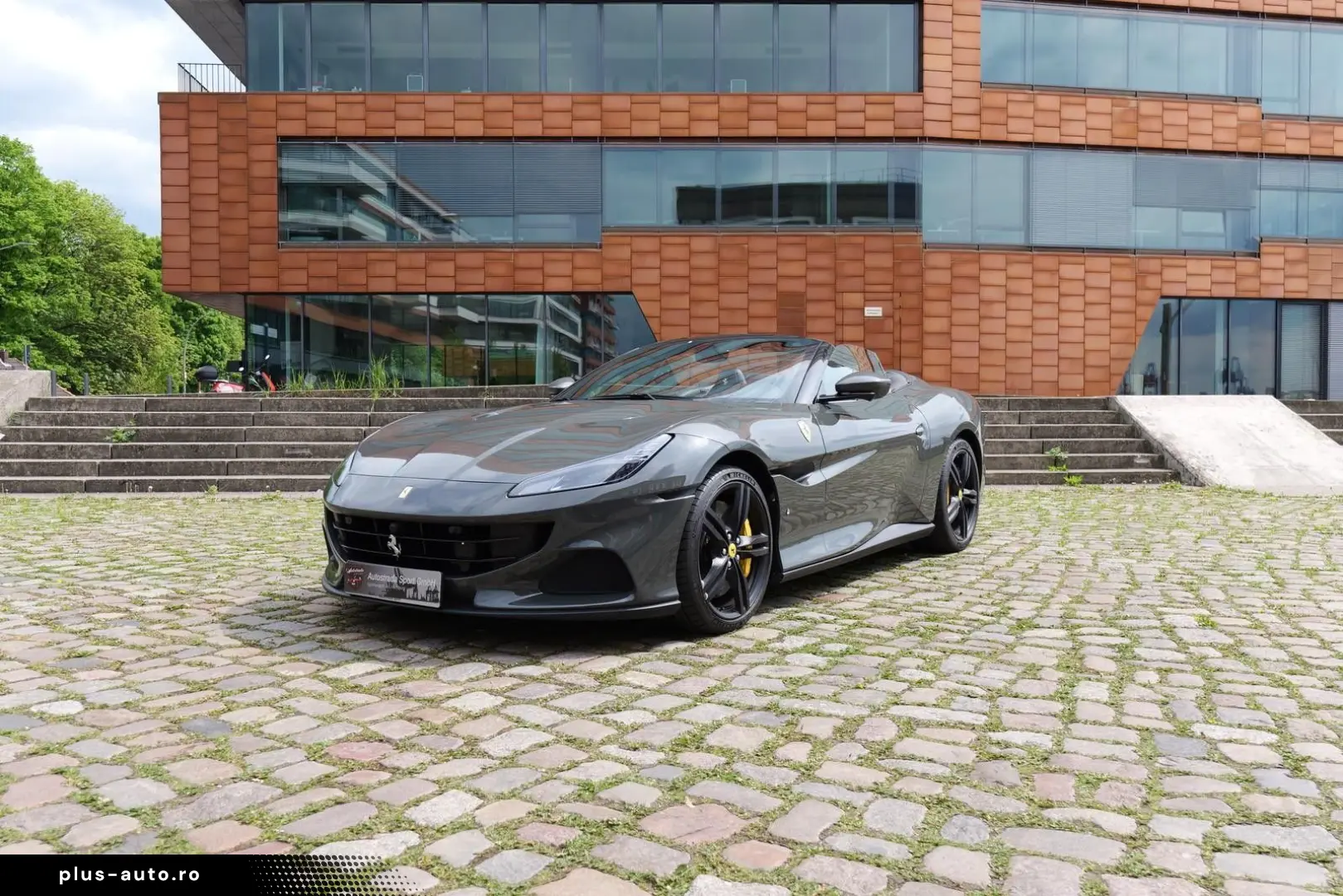 FERRARI Portofino M