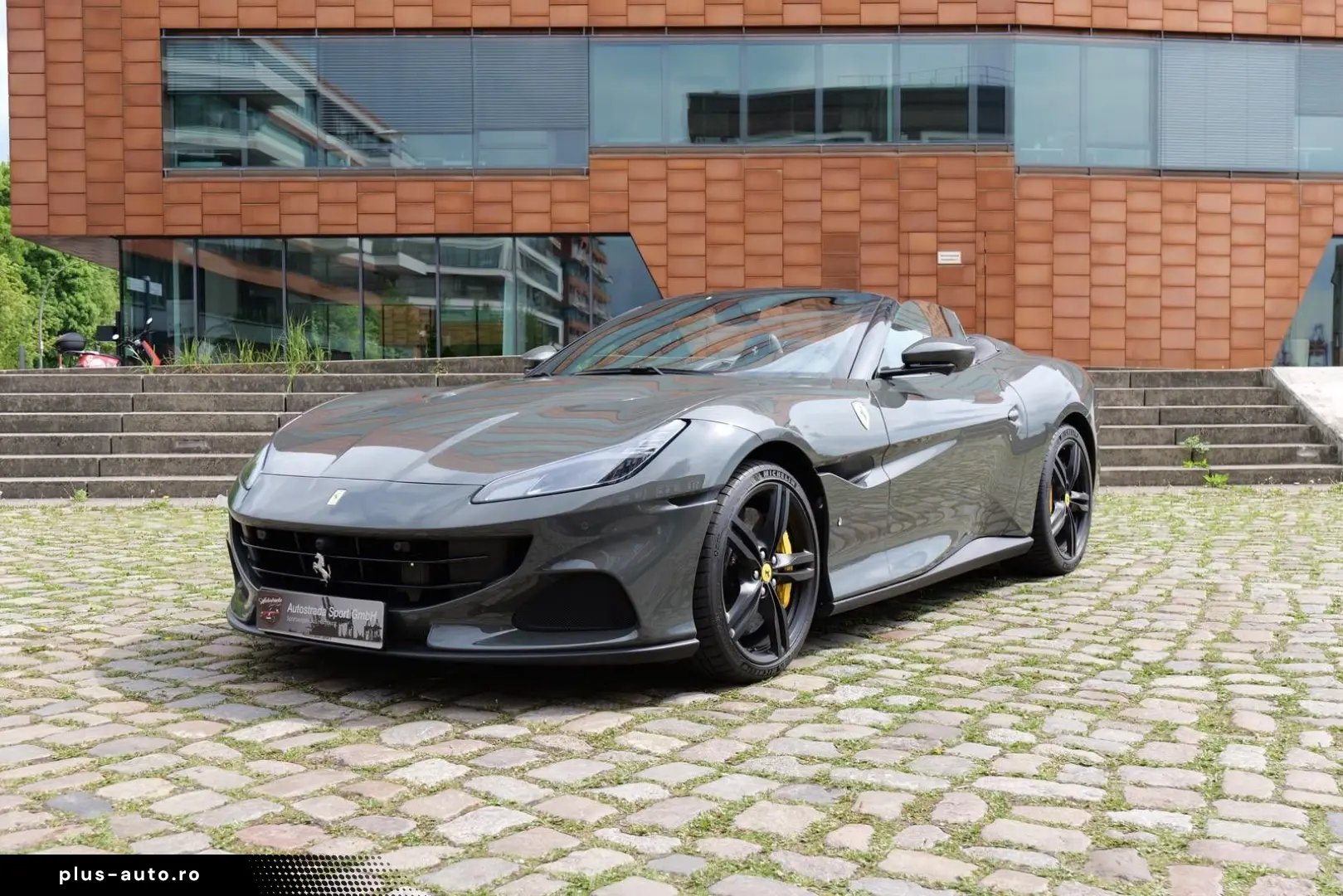 FERRARI Portofino M
