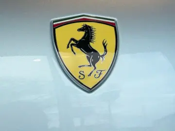 FERRARI Portofino M SITZBEL 20  APPLE CAM SCUDERIA POWER