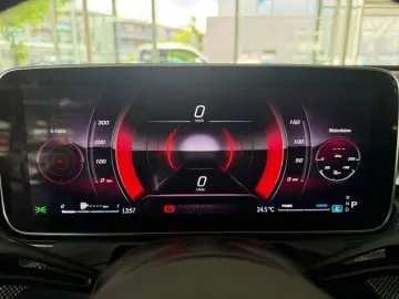 MERCEDES-BENZ C 200 AMG Schiebedach HuD KeyGO