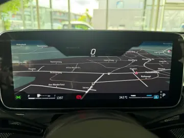 MERCEDES-BENZ C 200 AMG Schiebedach HuD KeyGO