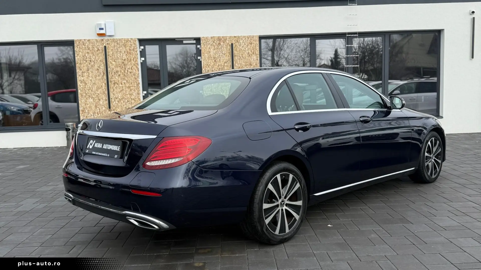 Mercedes-Benz E 300