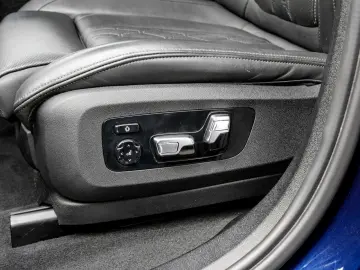 BMW X6 xDrive40d M SPORT AHK PANO H K HuD DA PROF 36