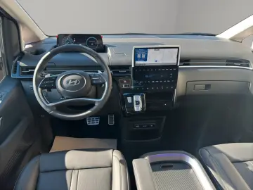 Hyundai STARIA 1.6 T-GDI HEV SIGNATURE SD PANORAMA