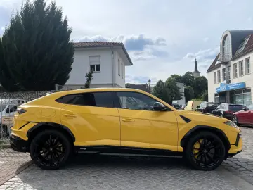 LAMBORGHINI Urus S