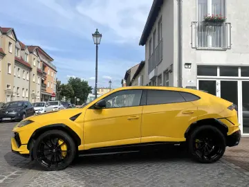 LAMBORGHINI Urus S
