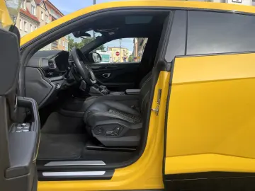 LAMBORGHINI Urus S