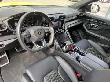 LAMBORGHINI Urus S