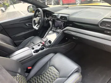 LAMBORGHINI Urus S