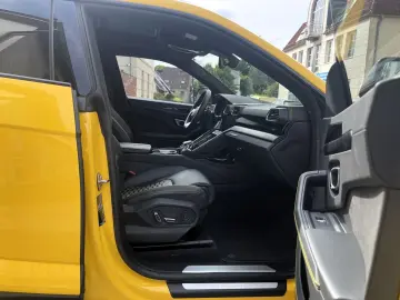 LAMBORGHINI Urus S