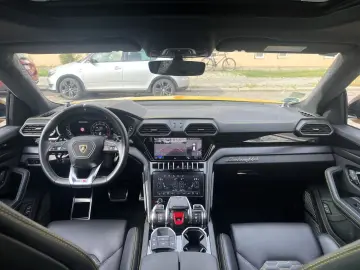LAMBORGHINI Urus S