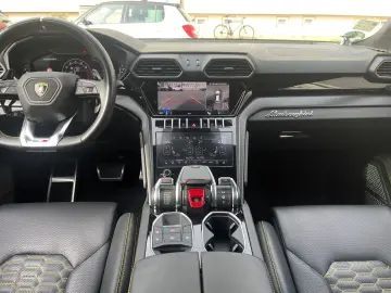 LAMBORGHINI Urus S