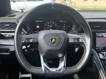 LAMBORGHINI Urus S