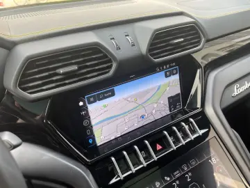 LAMBORGHINI Urus S