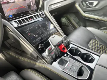 LAMBORGHINI Urus S