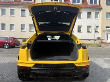 LAMBORGHINI Urus S
