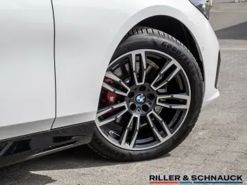 BMW 520i M-Sport Pro AHK STANDHZG ACC HUD MEM