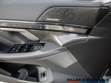 BMW 520i M-Sport Pro AHK STANDHZG ACC HUD MEM
