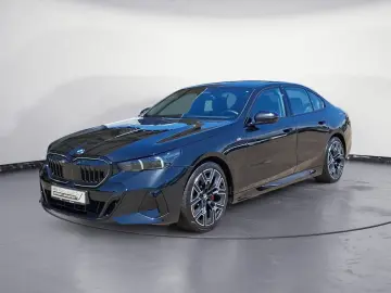BMW 520i M SPORT PRO Iconic Glow harman kardon Alarm