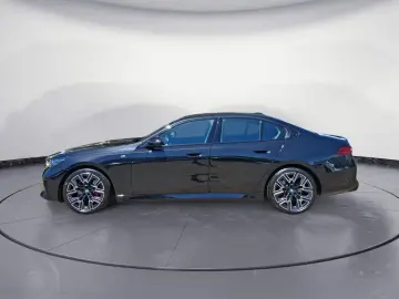 BMW 520i M SPORT PRO Iconic Glow harman kardon Alarm