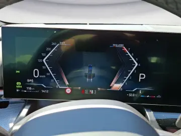 BMW 520i M SPORT PRO Iconic Glow harman kardon Alarm