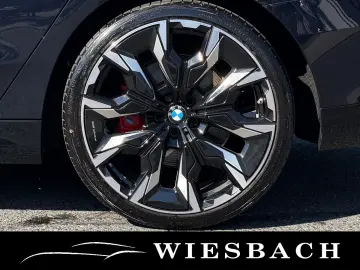 BMW 520i M Sport Pro  21  PANO HARMAN 360  AHK