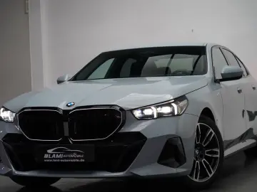 BMW 520d xDrive M Sport ICONIC CARBON 360 H&K MEMO