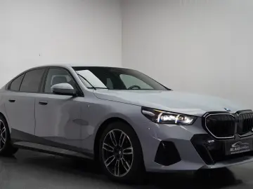 BMW 520d xDrive M Sport ICONIC CARBON 360 H&K MEMO