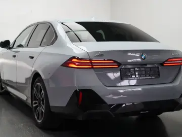 BMW 520d xDrive M Sport ICONIC CARBON 360 H&K MEMO