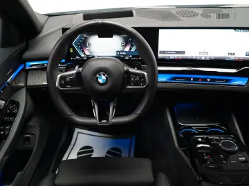 BMW 520d xDrive M Sport ICONIC CARBON 360 H&K MEMO