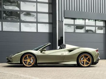 FERRARI F8 SPIDER VERDE MASONI DAYTONA SEAT LIFT CARPLAY