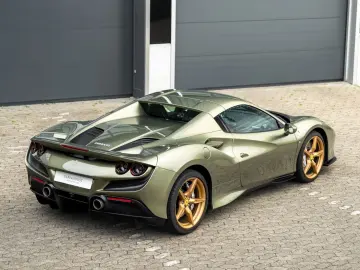 FERRARI F8 SPIDER VERDE MASONI DAYTONA SEAT LIFT CARPLAY