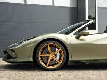 FERRARI F8 SPIDER VERDE MASONI DAYTONA SEAT LIFT CARPLAY