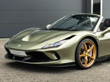 FERRARI F8 SPIDER VERDE MASONI DAYTONA SEAT LIFT CARPLAY