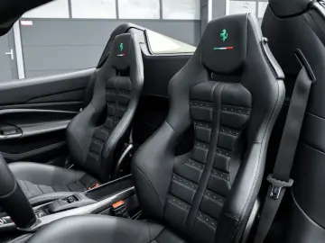 FERRARI F8 SPIDER VERDE MASONI DAYTONA SEAT LIFT CARPLAY