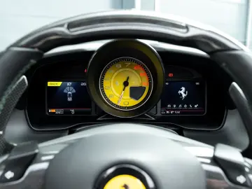 FERRARI F8 SPIDER VERDE MASONI DAYTONA SEAT LIFT CARPLAY