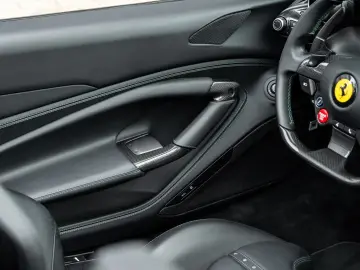 FERRARI F8 SPIDER VERDE MASONI DAYTONA SEAT LIFT CARPLAY