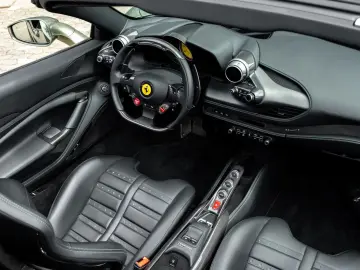 FERRARI F8 SPIDER VERDE MASONI DAYTONA SEAT LIFT CARPLAY
