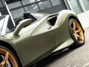 FERRARI F8 SPIDER VERDE MASONI DAYTONA SEAT LIFT CARPLAY
