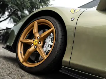 FERRARI F8 SPIDER VERDE MASONI DAYTONA SEAT LIFT CARPLAY