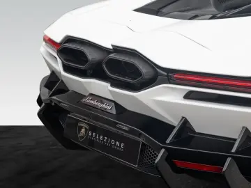 LAMBORGHINI Revuelto   Classica Trim   Passenger Display