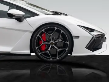 LAMBORGHINI Revuelto   Classica Trim   Passenger Display